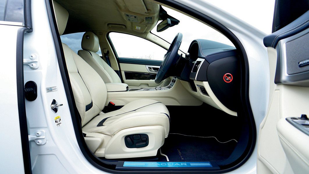 Low-VOC TPE for automotive interiors